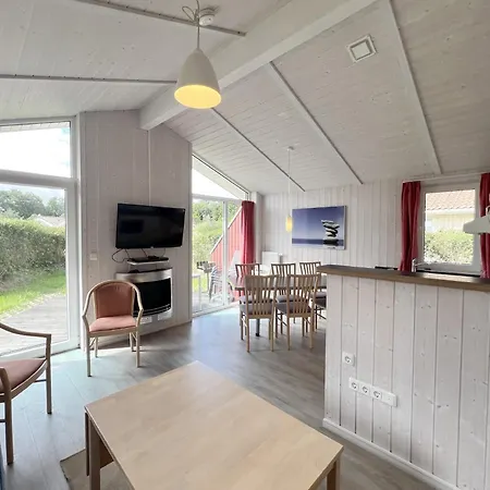 Semesterbostad Strandhaus Schatzkiste 24