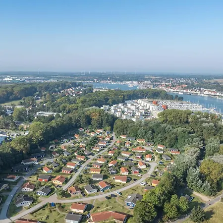Semesterbostad Strandhaus Schatzkiste 24 *